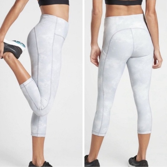 ATHLETA Ultimate Stash Pocket Printed Capri - Picture 6 of 13